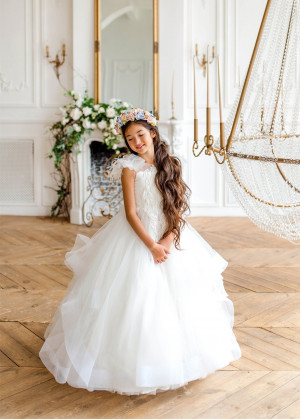 Ivory Lace Appliques Tulle Graceful Flower Girl Dress
